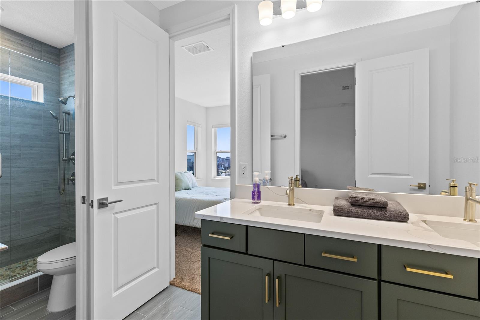 Image 18 of 54 For 9765 Neruda Street