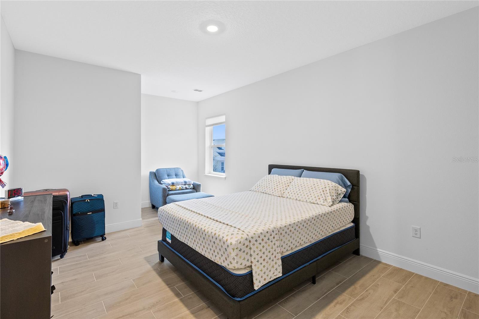 Image 29 of 54 For 9765 Neruda Street