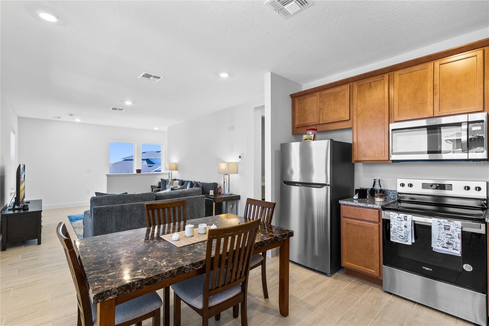 Image 31 of 54 For 9765 Neruda Street