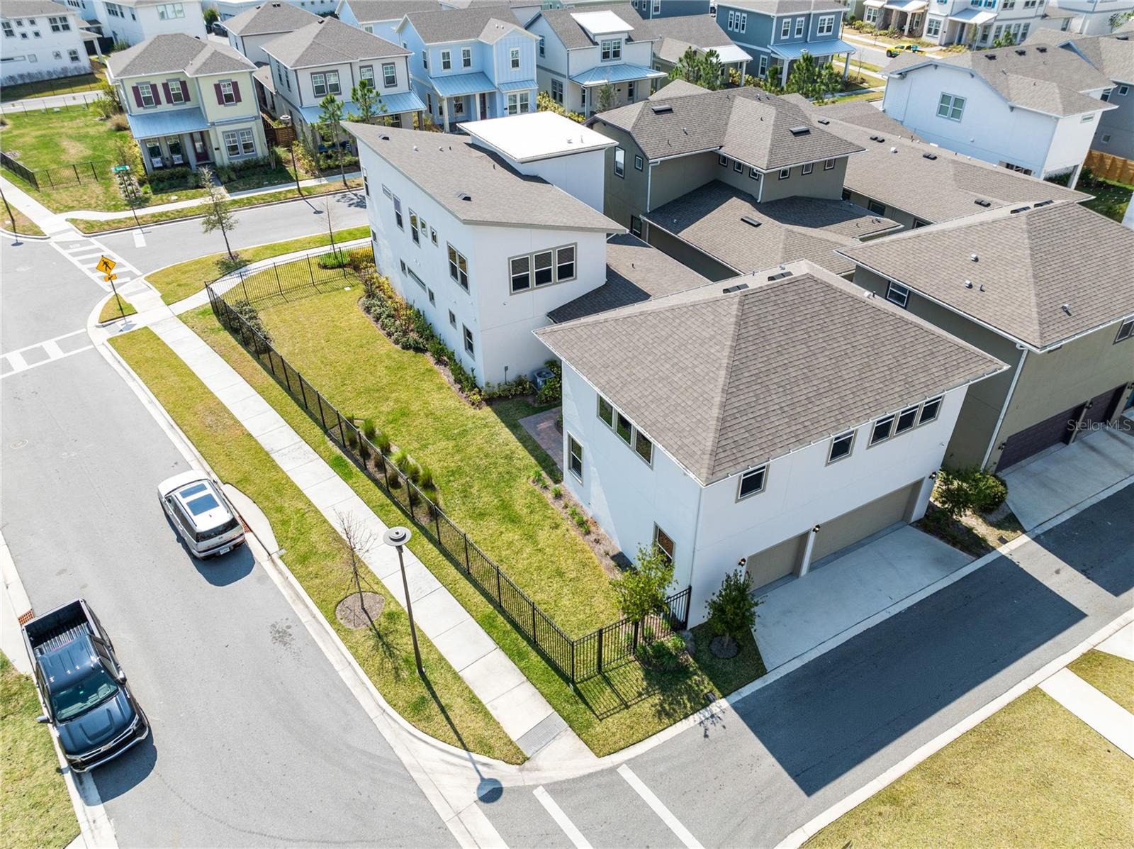 Image 37 of 54 For 9765 Neruda Street