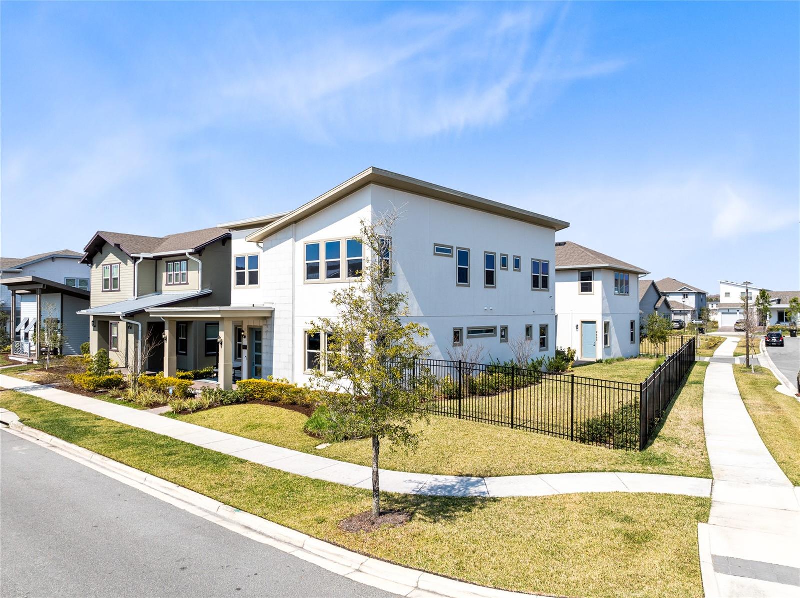 Image 38 of 54 For 9765 Neruda Street