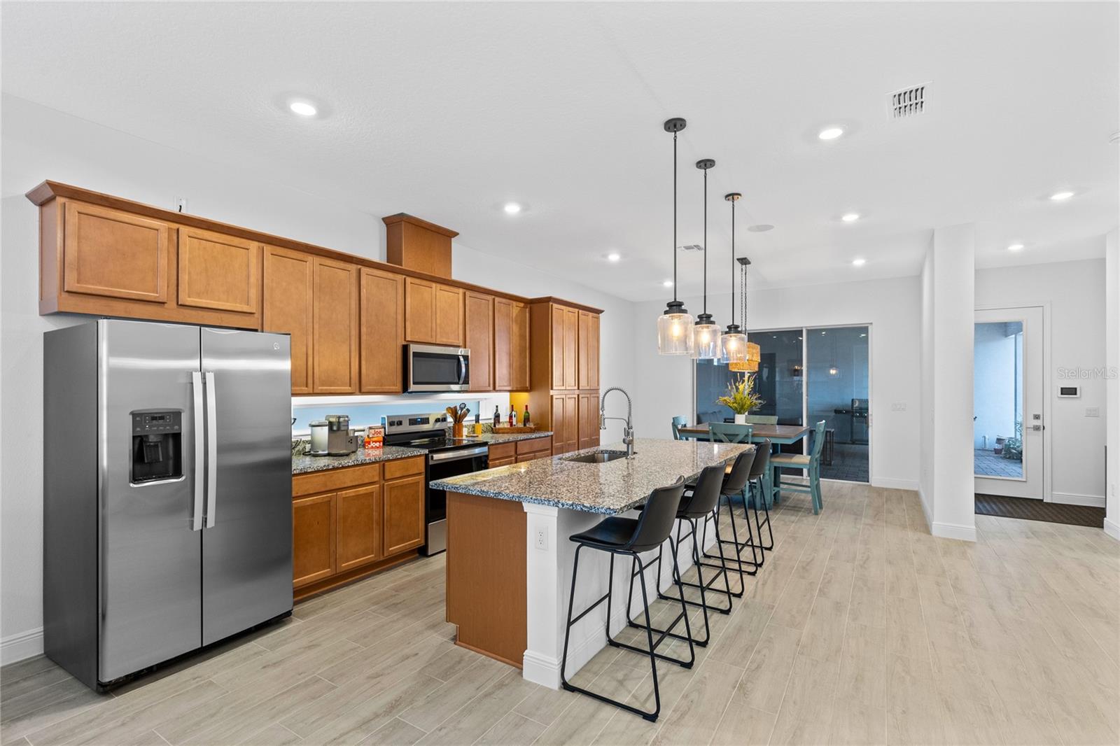 Image 4 of 54 For 9765 Neruda Street