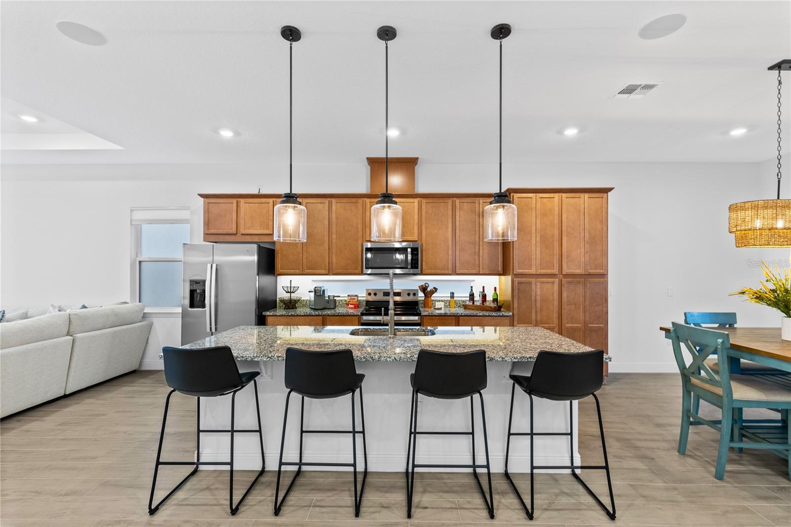 Image 6 of 54 For 9765 Neruda Street