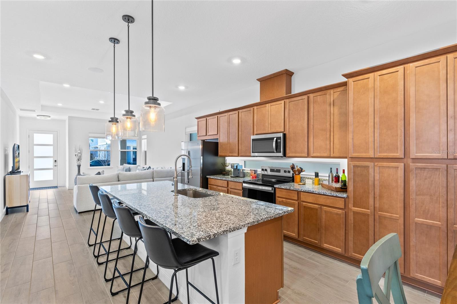 Image 7 of 54 For 9765 Neruda Street