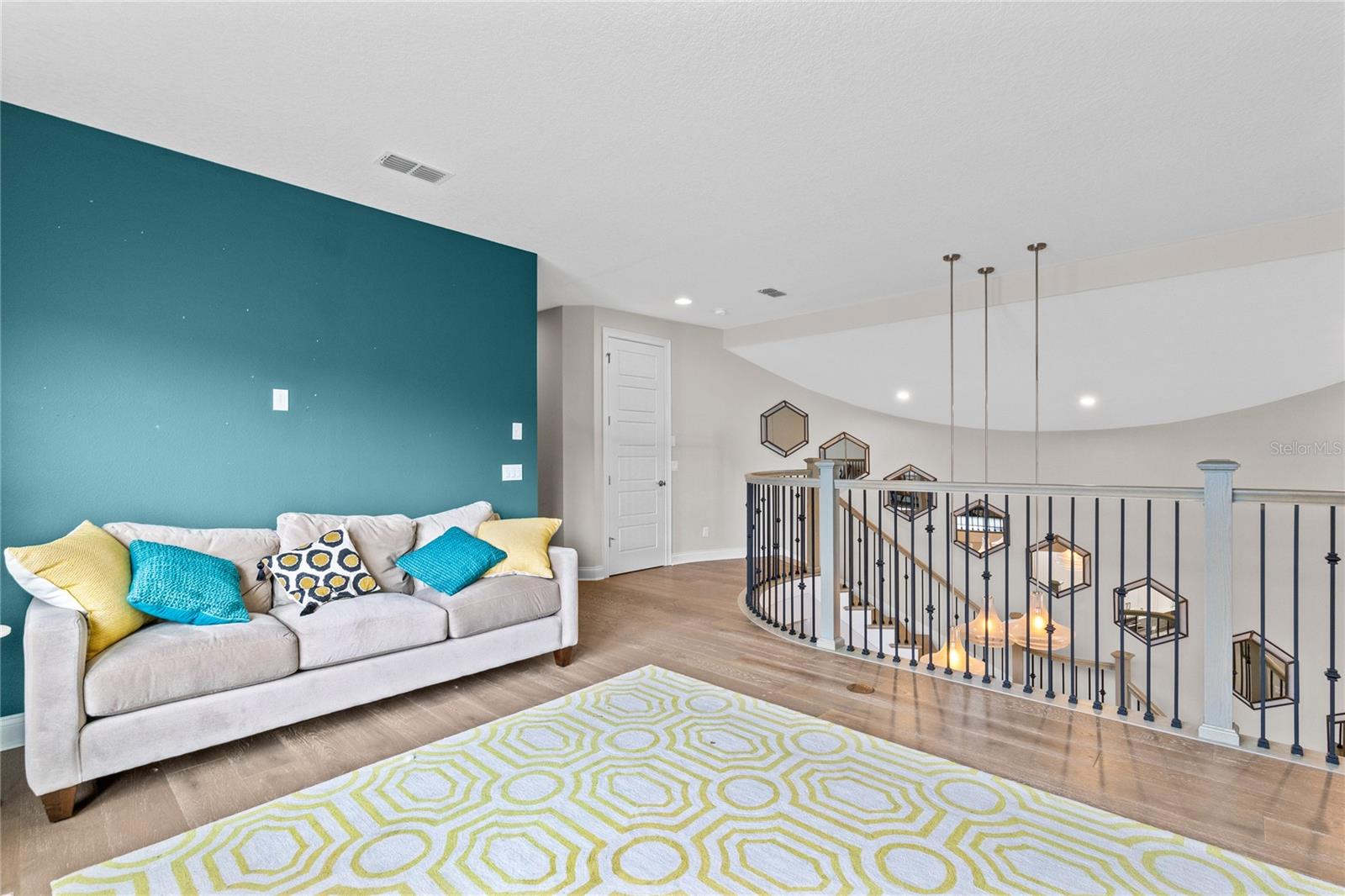 Image 32 of 65 For 9646 Reymont Street