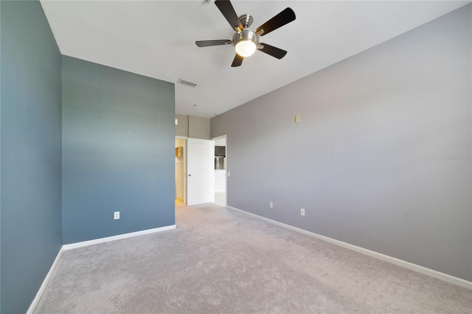 Image 15 of 25 For 6214 Stevenson Drive 304