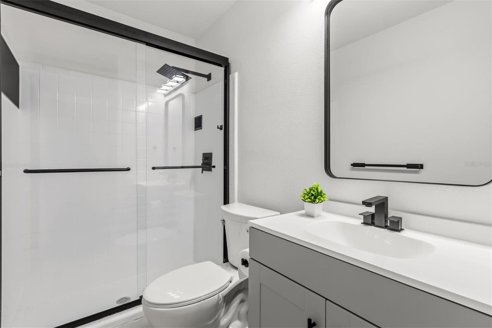 Image 10 of 24 For 22632 Hawthorne Road