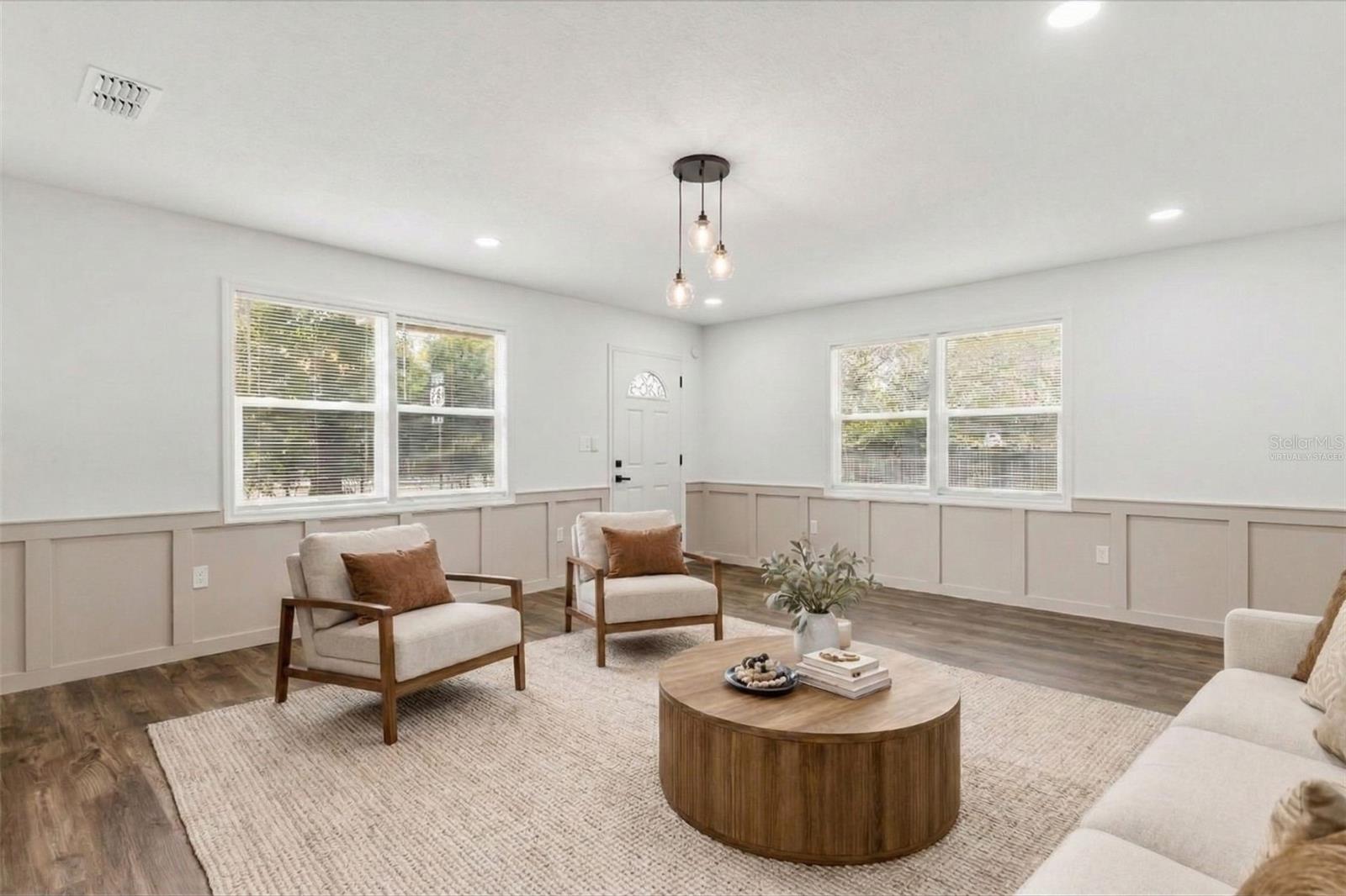 Image 3 of 24 For 22632 Hawthorne Road