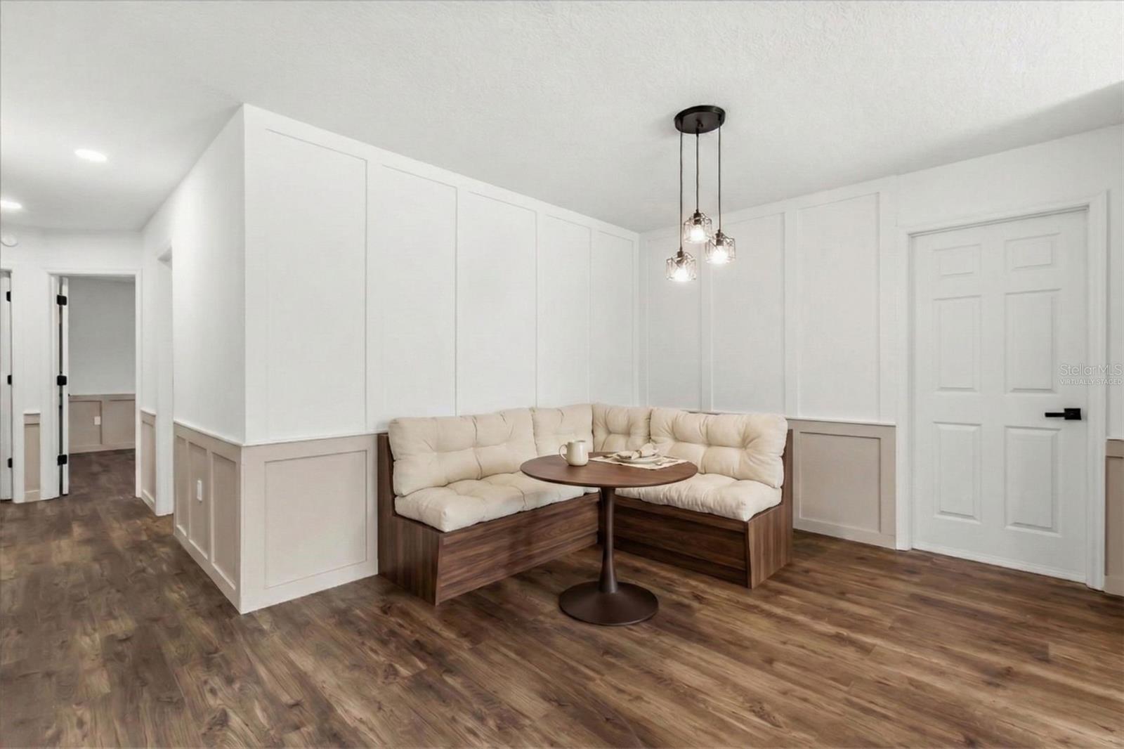 Image 4 of 24 For 22632 Hawthorne Road