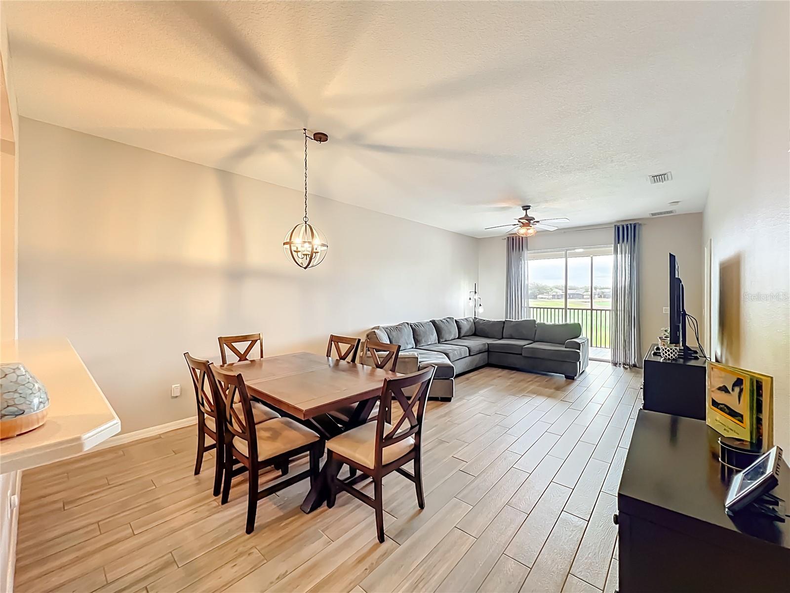 Image 19 of 64 For 9417 Myrtle Creek Lane 609