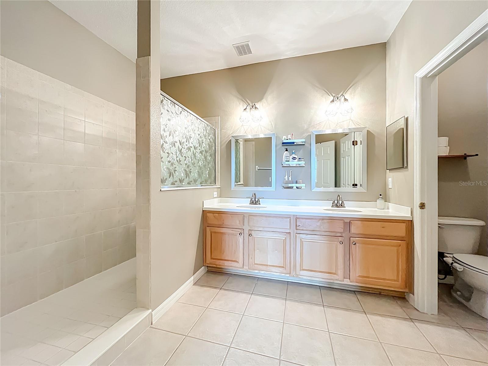 Image 34 of 64 For 9417 Myrtle Creek Lane 609