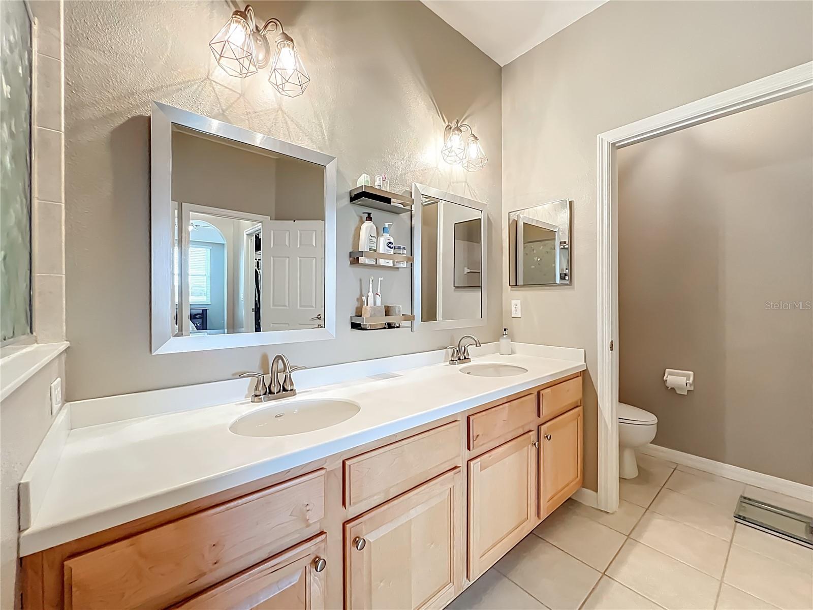 Image 35 of 64 For 9417 Myrtle Creek Lane 609