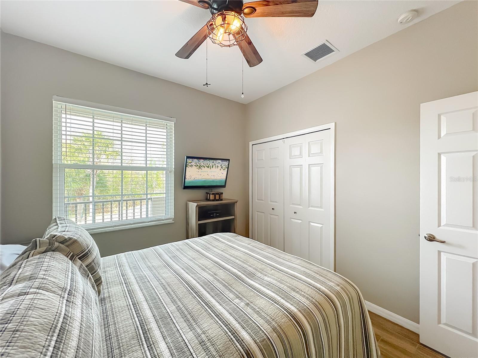 Image 40 of 64 For 9417 Myrtle Creek Lane 609