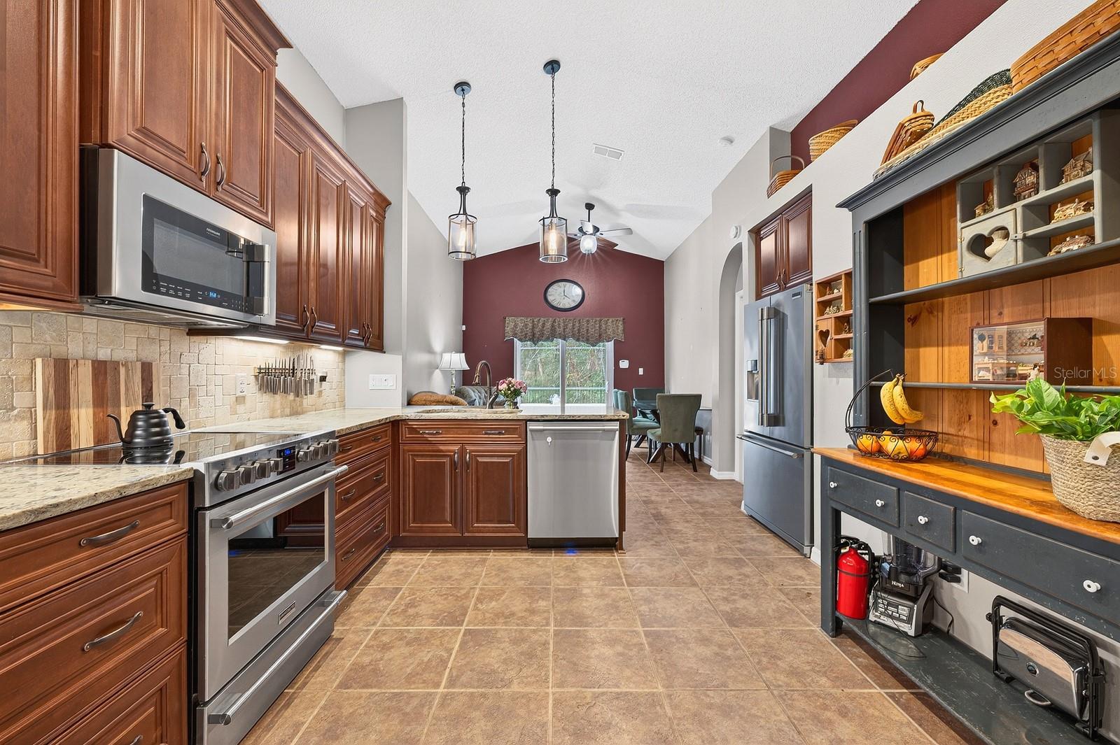 Image 5 of 25 For 10223 Dean Point Place