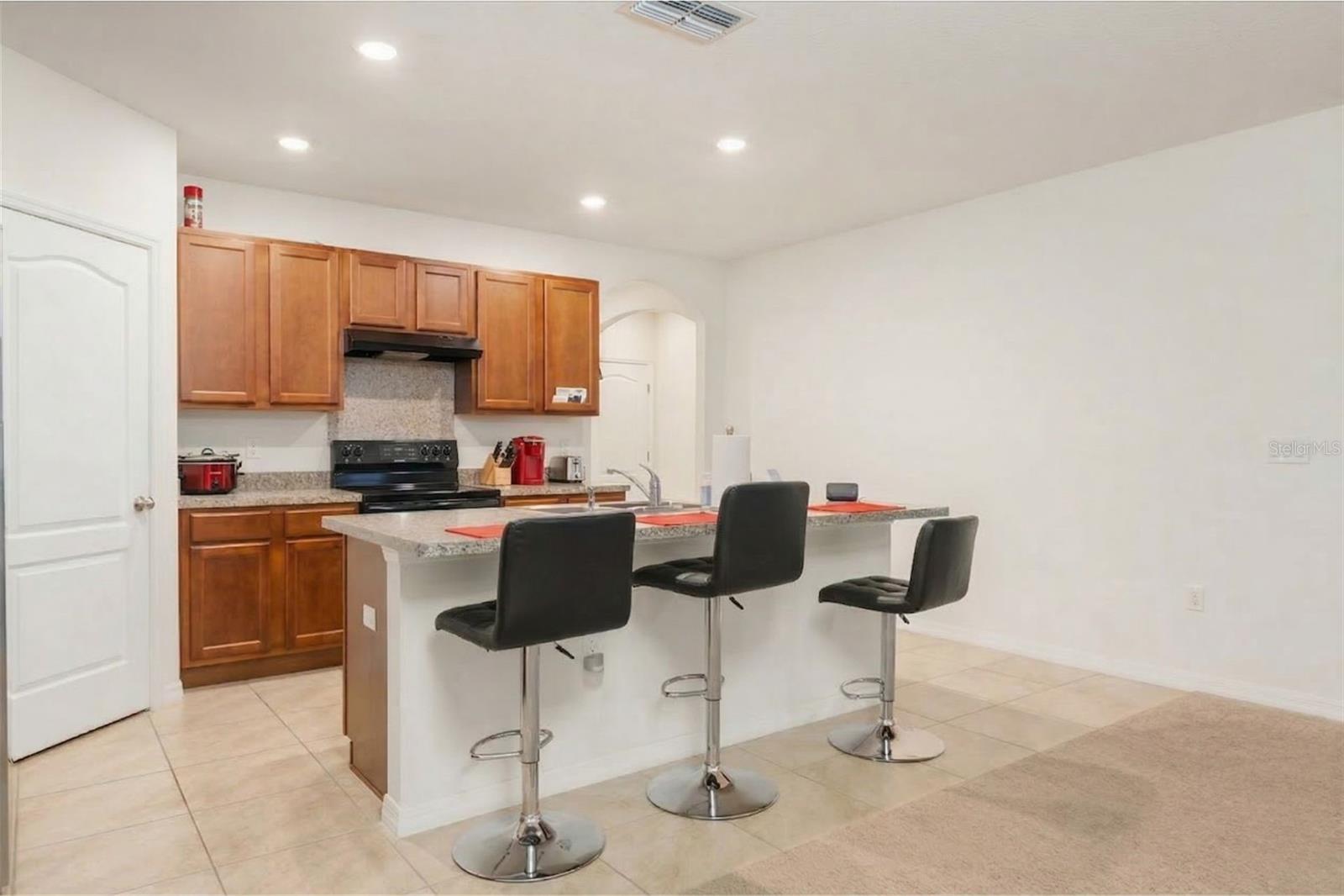 Image 3 of 13 For 943 Summer Glen Drive