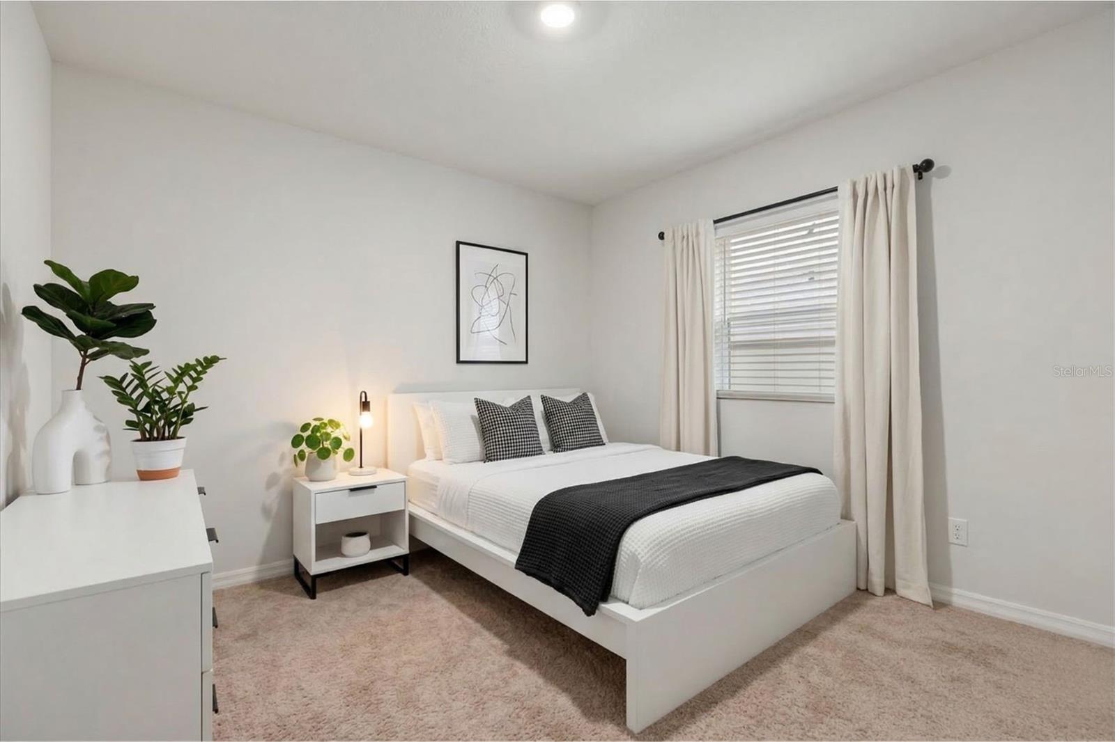 Image 7 of 13 For 943 Summer Glen Drive