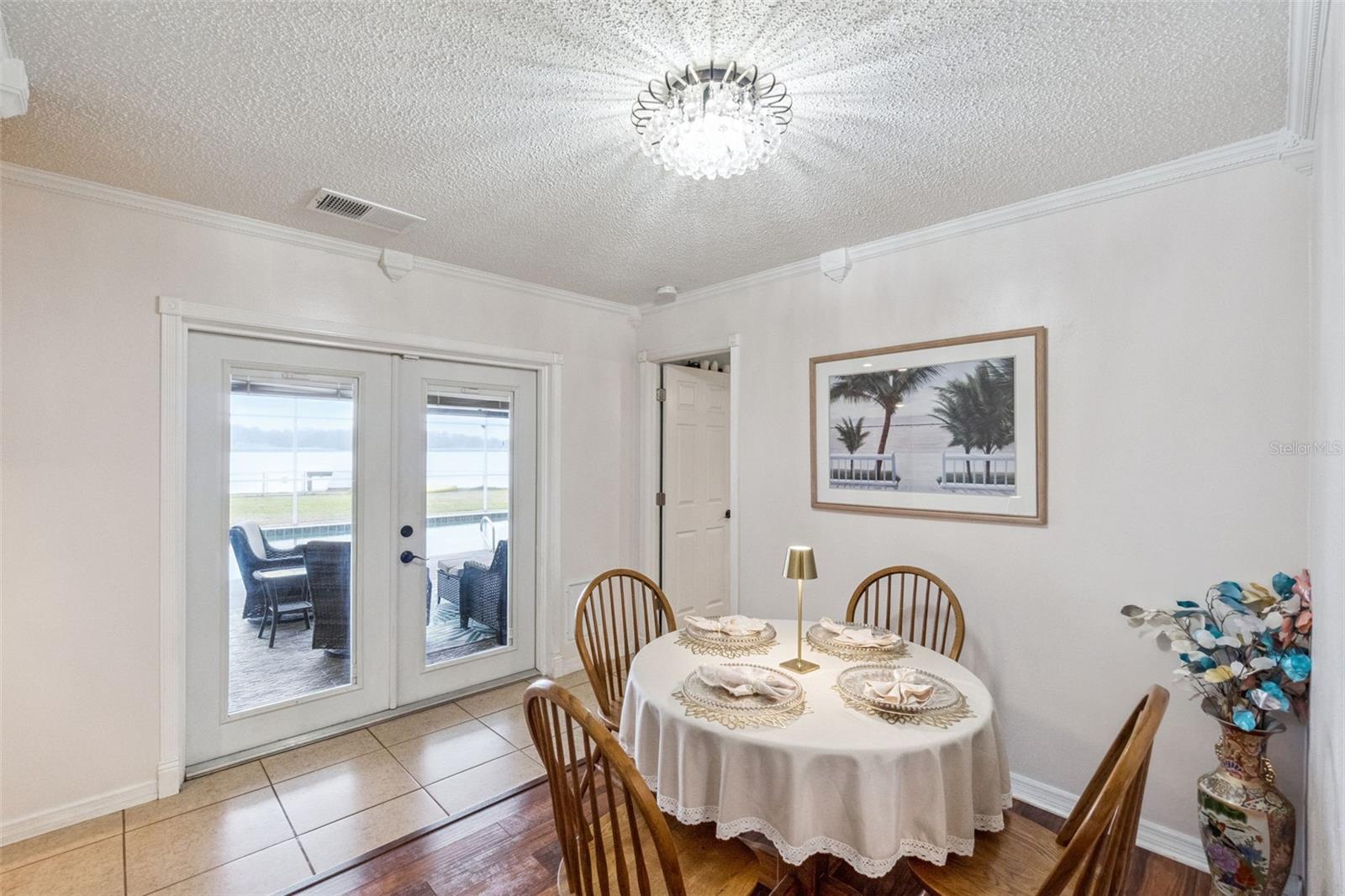 Image 11 of 39 For 1420 Emerald Drive