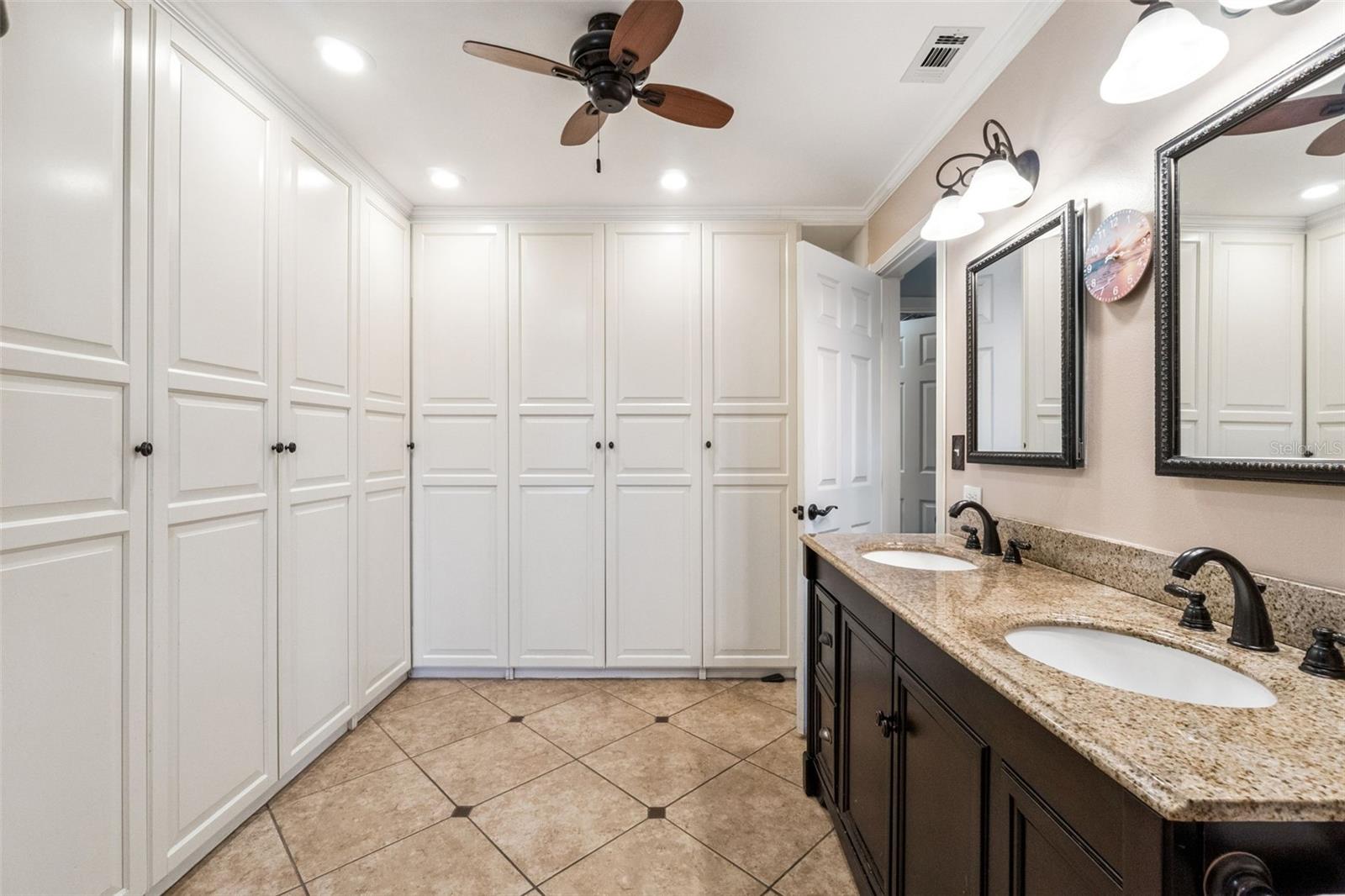 Image 16 of 39 For 1420 Emerald Drive