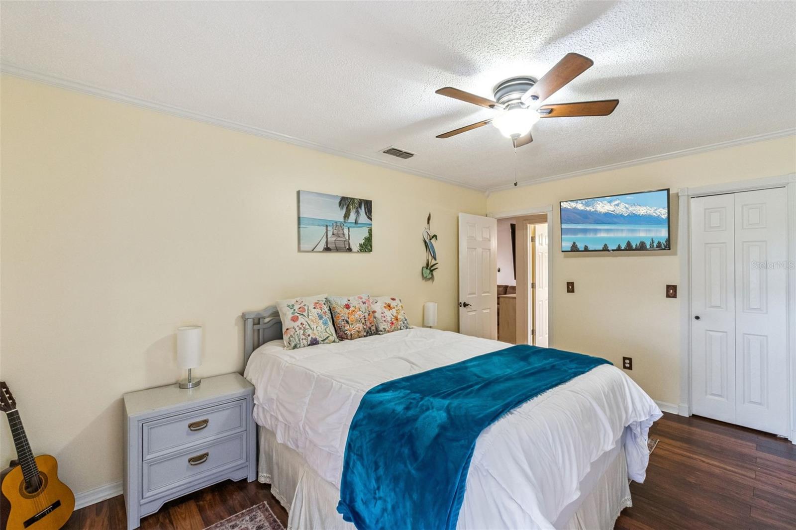 Image 19 of 39 For 1420 Emerald Drive