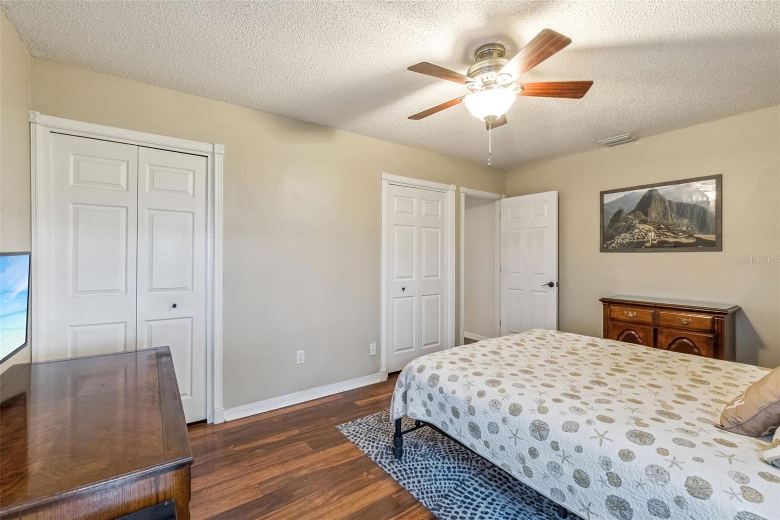 Image 22 of 39 For 1420 Emerald Drive