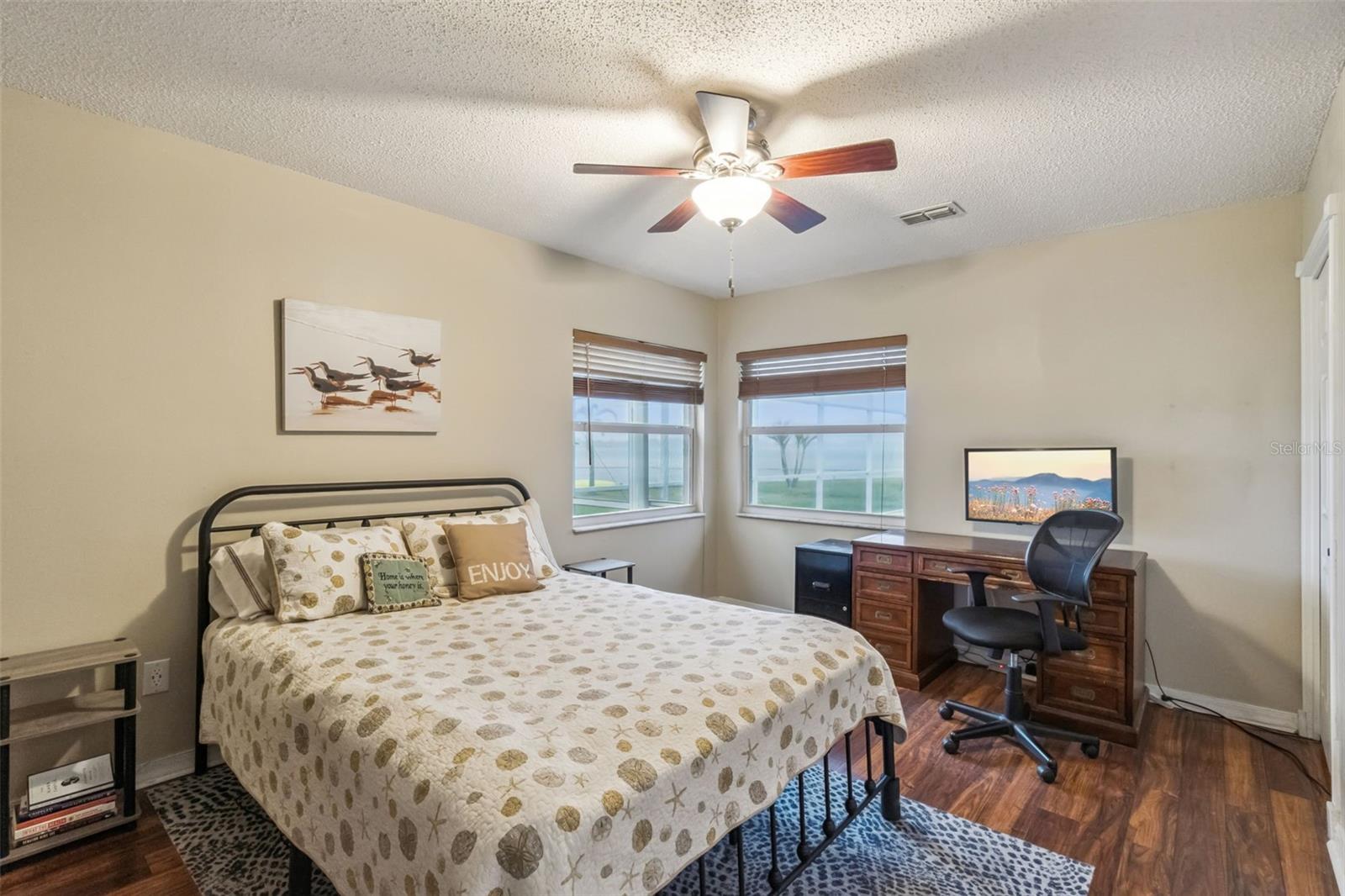 Image 23 of 39 For 1420 Emerald Drive