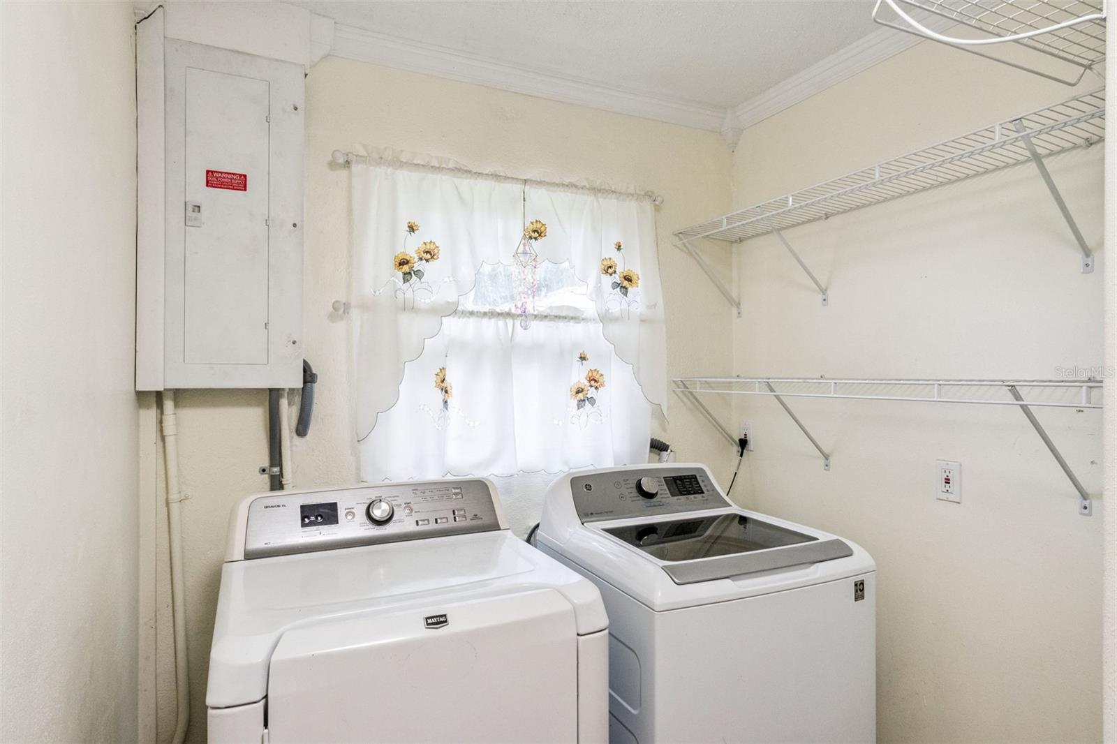 Image 25 of 39 For 1420 Emerald Drive