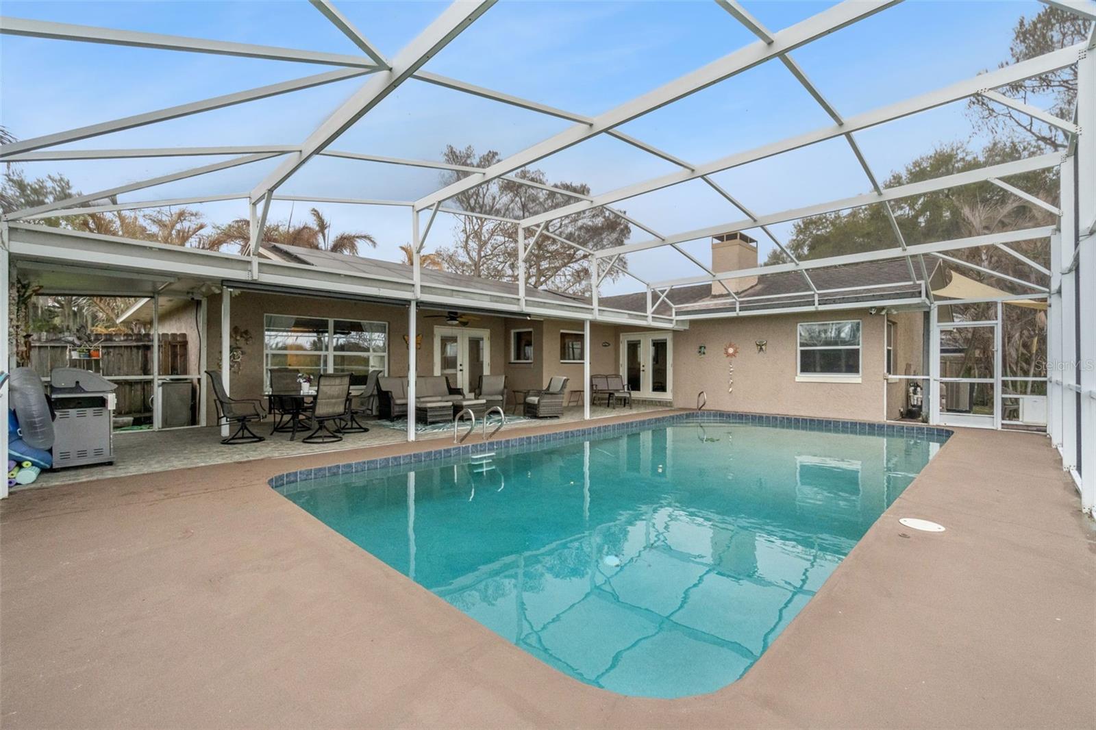 Image 26 of 39 For 1420 Emerald Drive