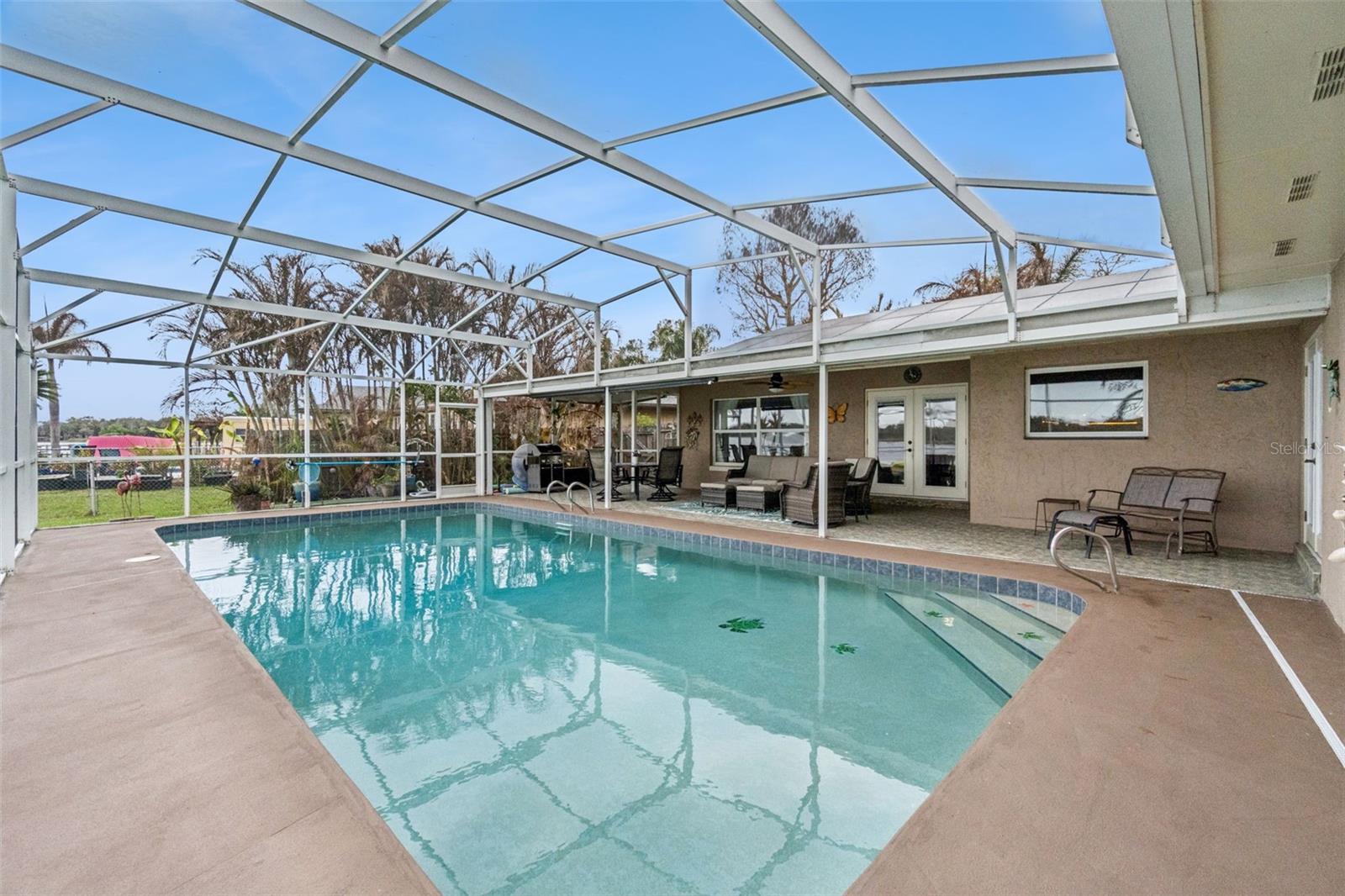 Image 27 of 39 For 1420 Emerald Drive