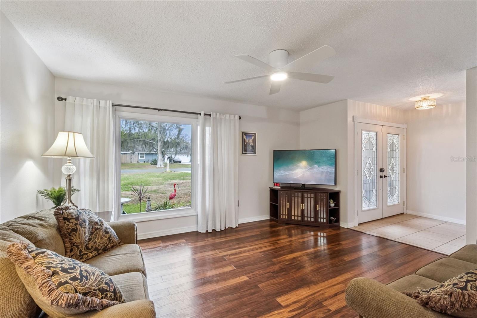 Image 4 of 39 For 1420 Emerald Drive