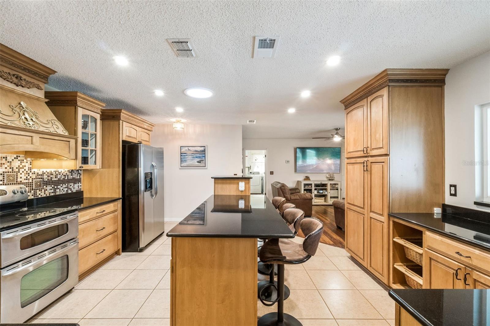 Image 7 of 39 For 1420 Emerald Drive