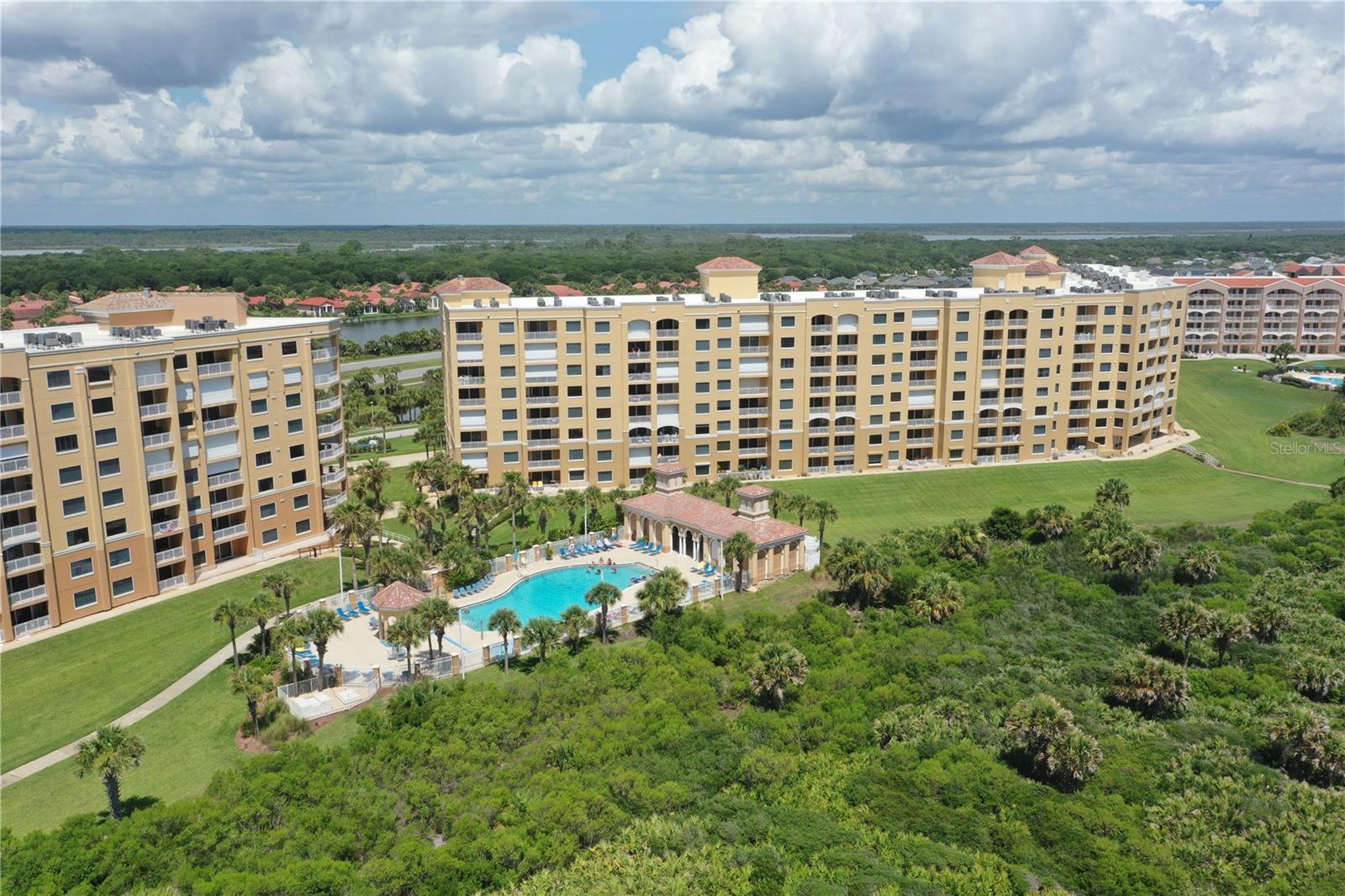 Image 6 of 20 For 80 Surfview Drive 216