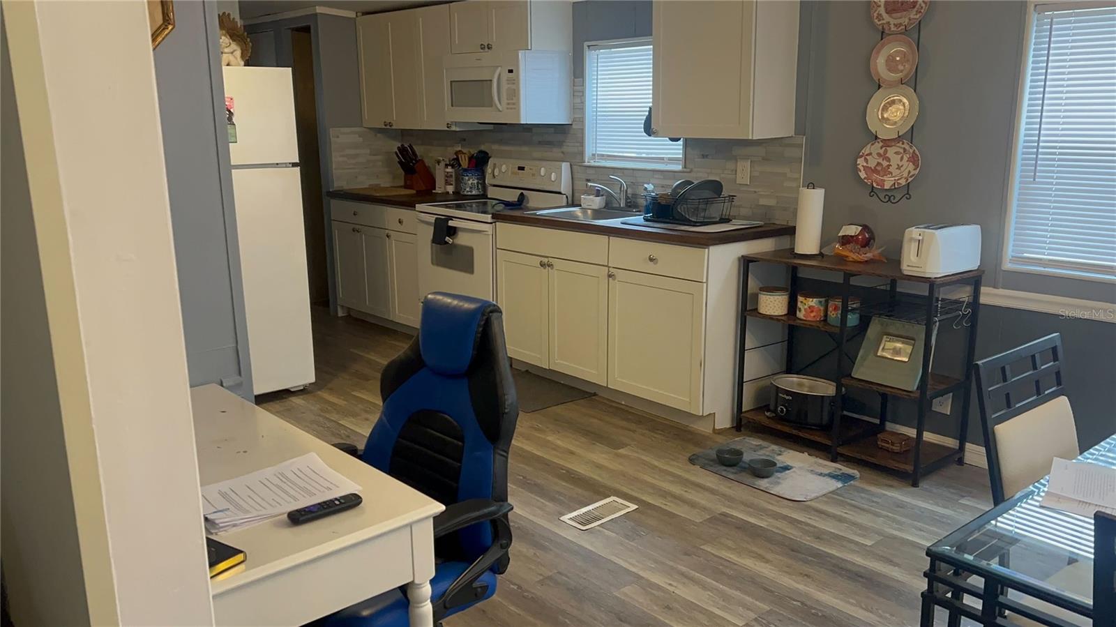 Image 13 of 34 For 3000 Clarcona Road 324