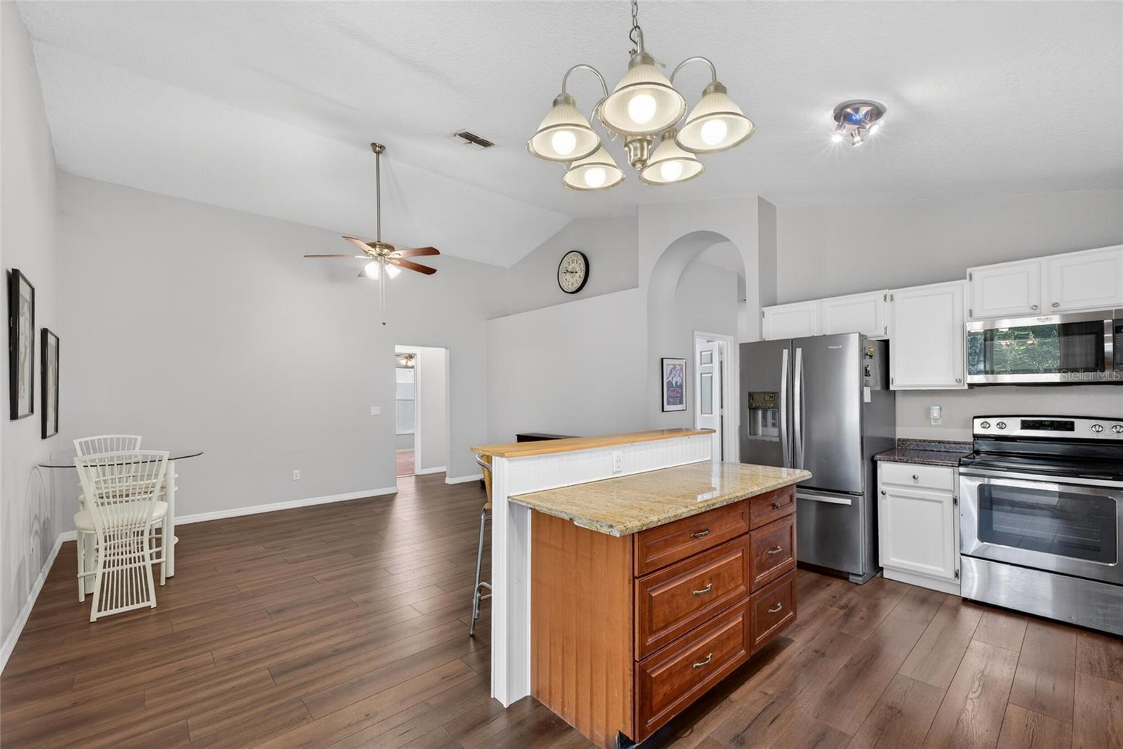 Image 13 of 23 For 466 Moffat Loop