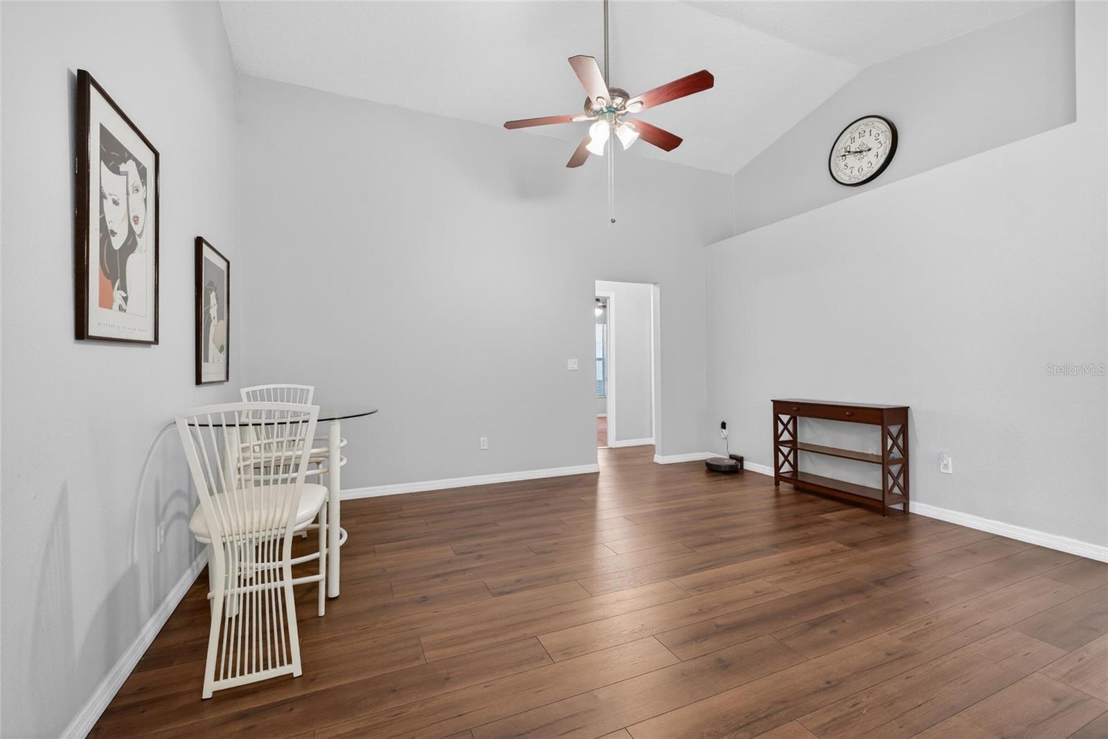 Image 14 of 23 For 466 Moffat Loop