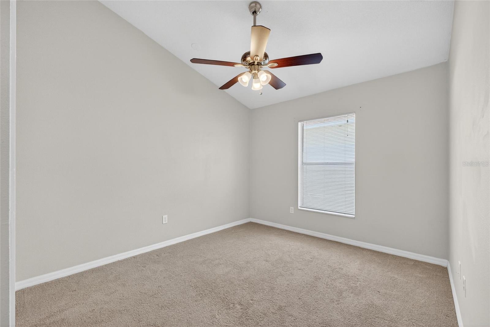 Image 19 of 23 For 466 Moffat Loop