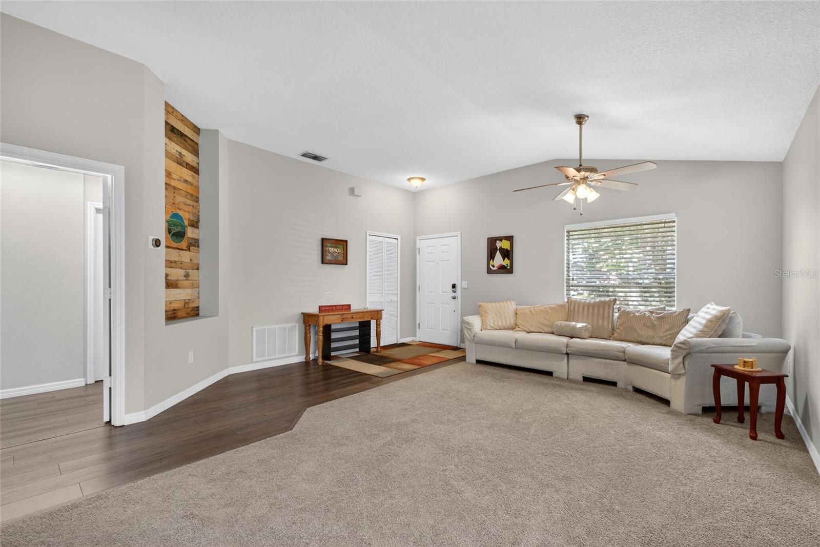 Image 3 of 23 For 466 Moffat Loop