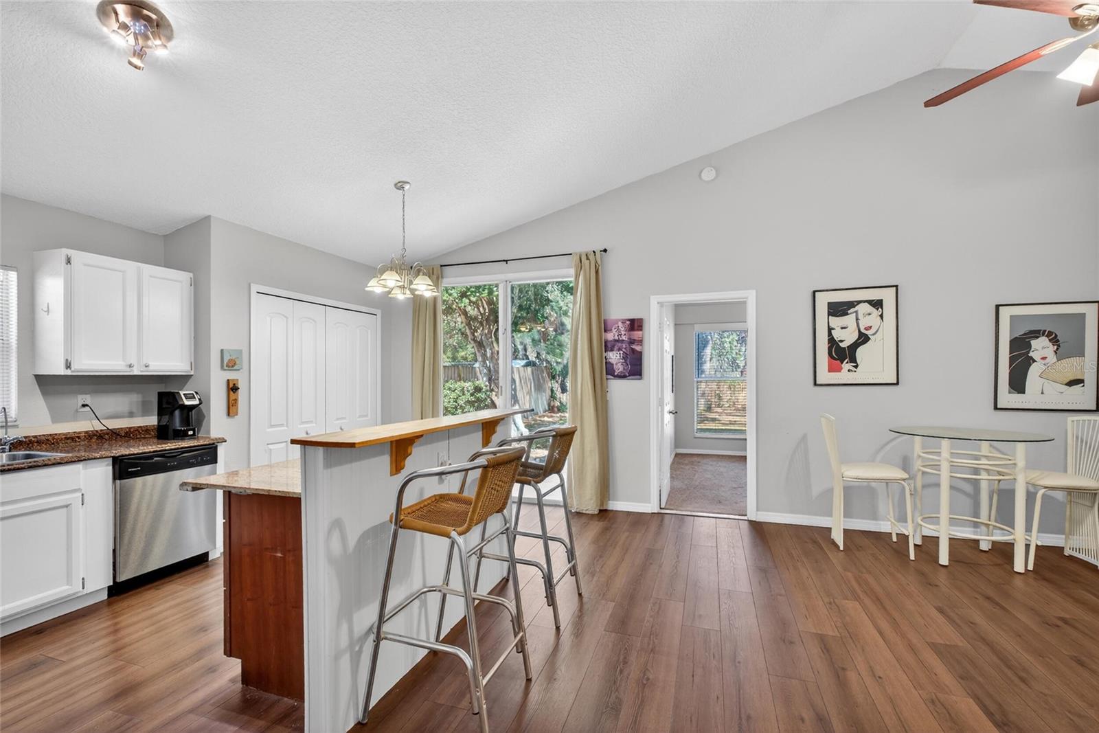 Image 7 of 23 For 466 Moffat Loop