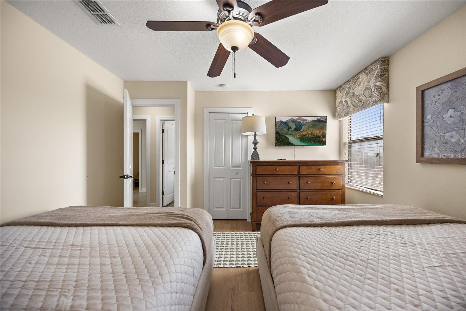 Image 39 of 77 For 1484 Moon Valley Drive