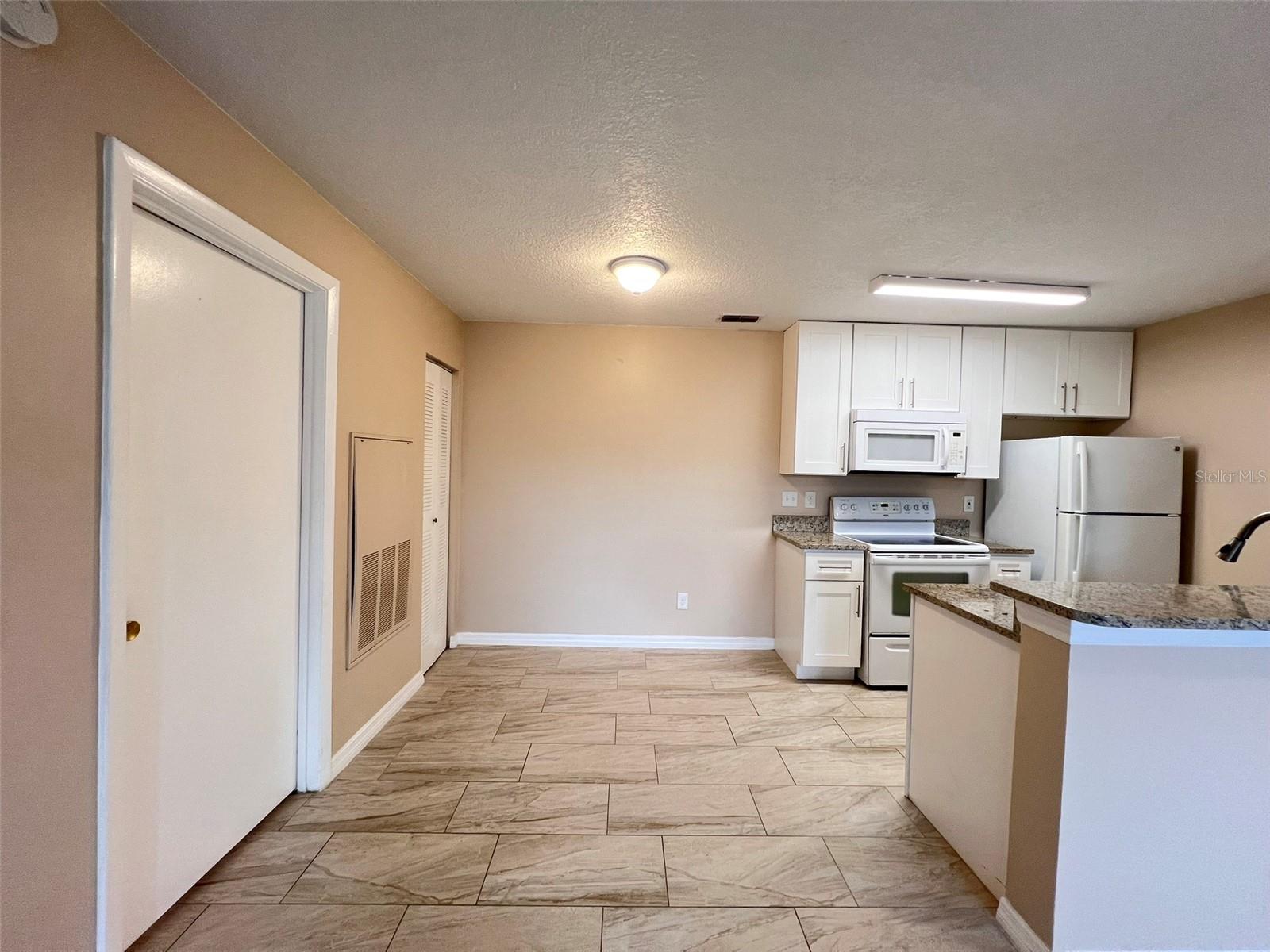 Image 6 of 28 For 727 Sugar Bay Way 113