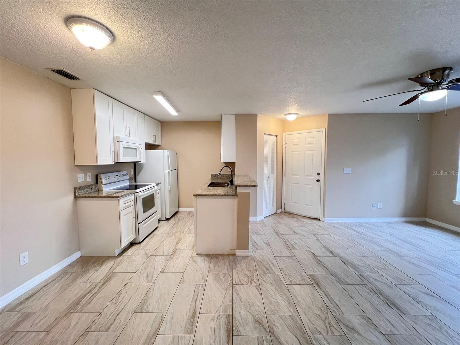 Image 7 of 28 For 727 Sugar Bay Way 113