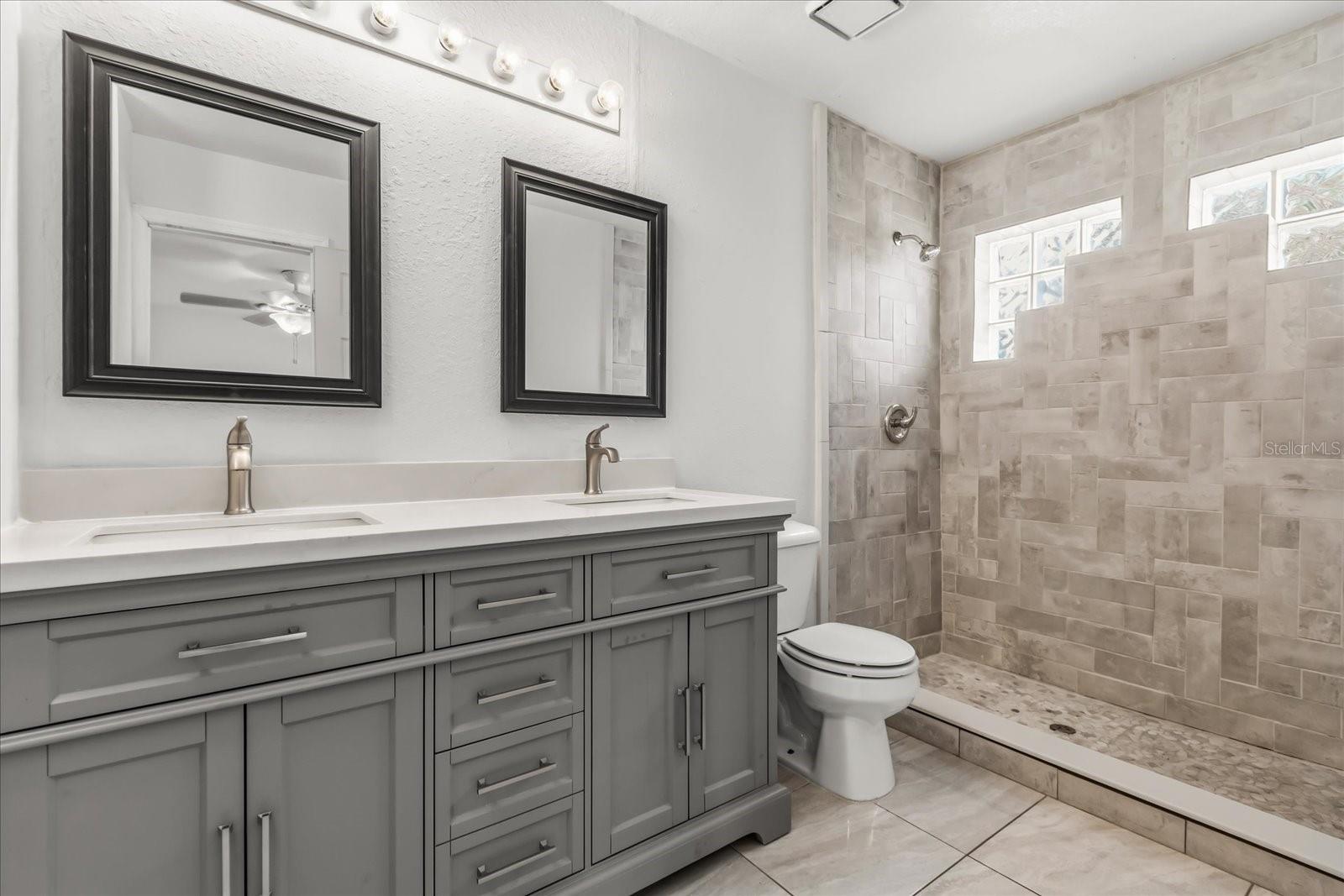 Image 14 of 31 For 3374 Hamlet Loop