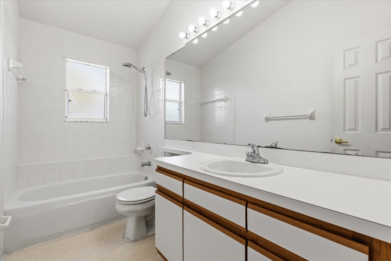 Image 19 of 31 For 3374 Hamlet Loop