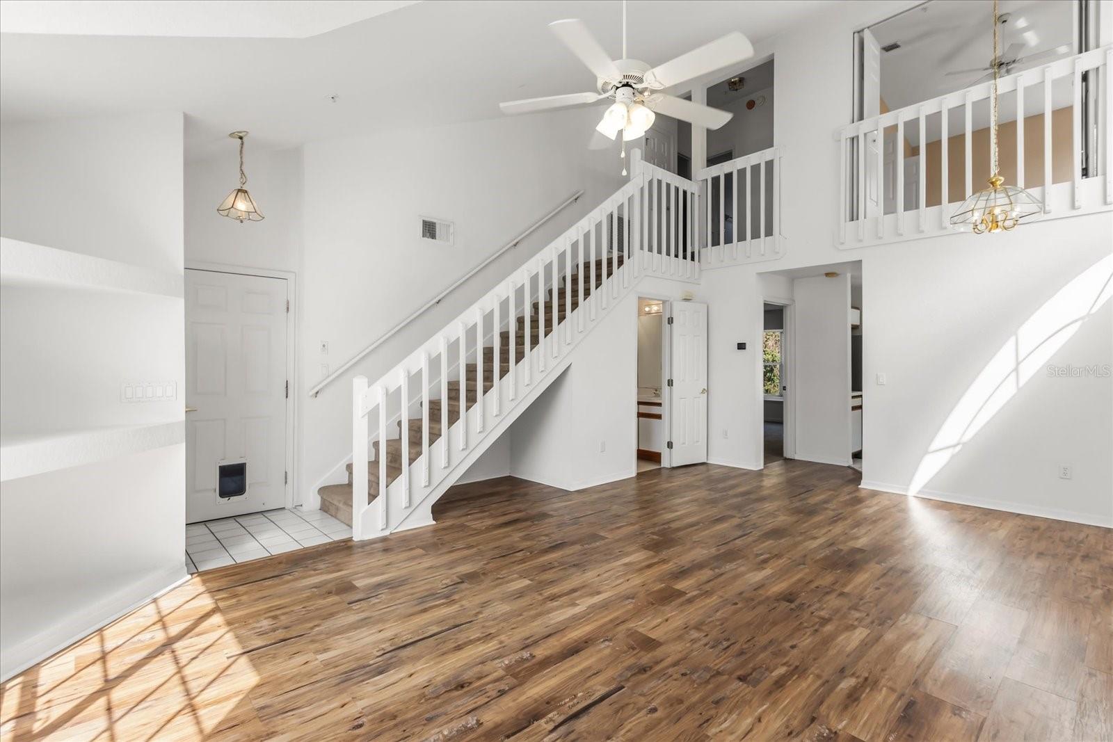 Image 3 of 31 For 3374 Hamlet Loop