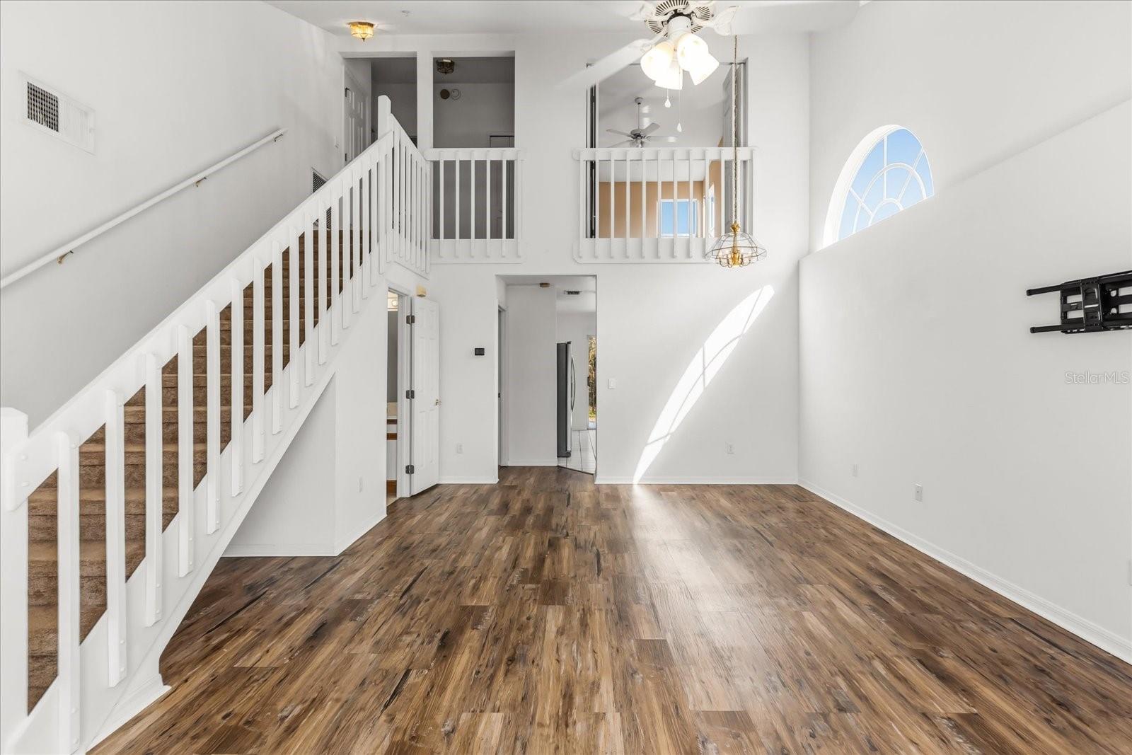 Image 5 of 31 For 3374 Hamlet Loop