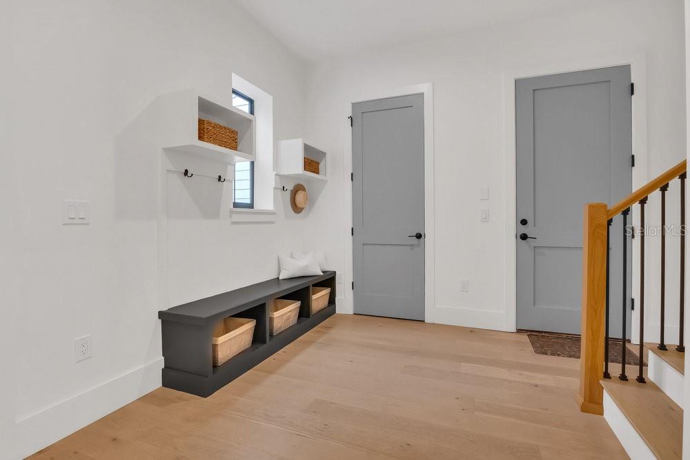 Image 14 of 33 For 15198 Oakland Avenue