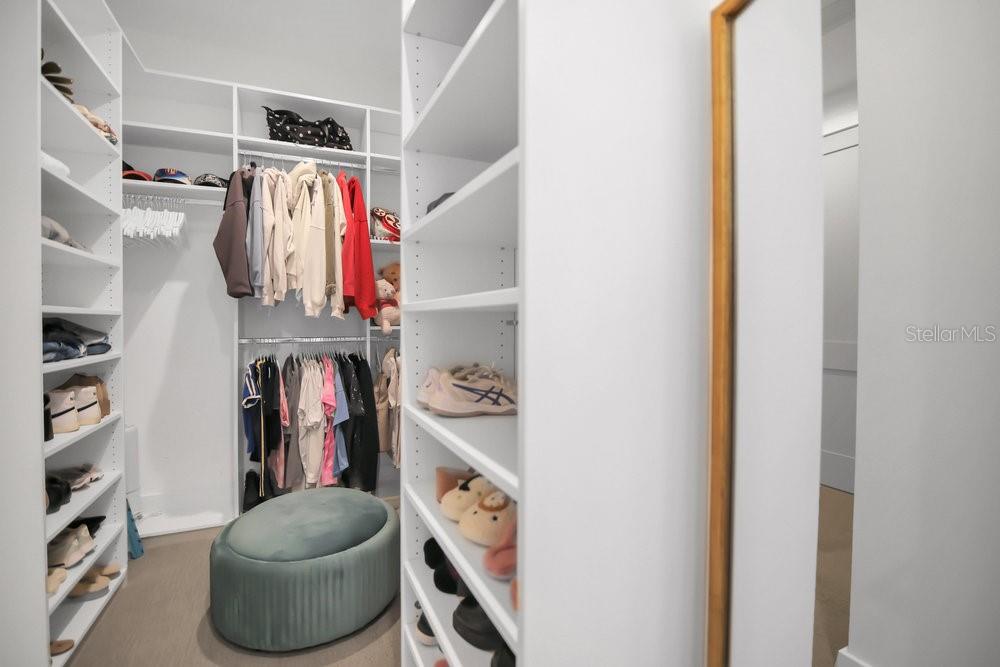 Image 23 of 33 For 15198 Oakland Avenue