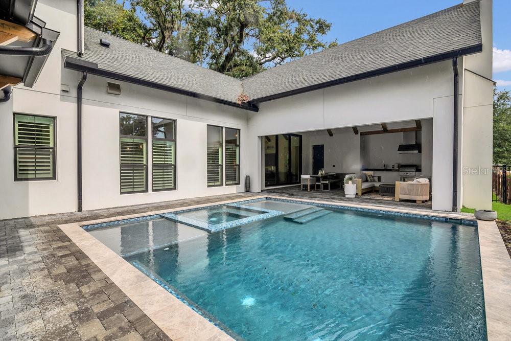 Image 28 of 33 For 15198 Oakland Avenue