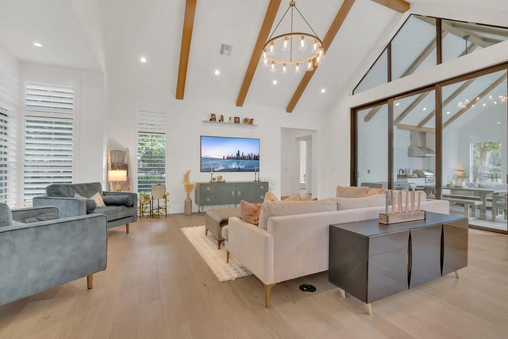 Image 3 of 33 For 15198 Oakland Avenue