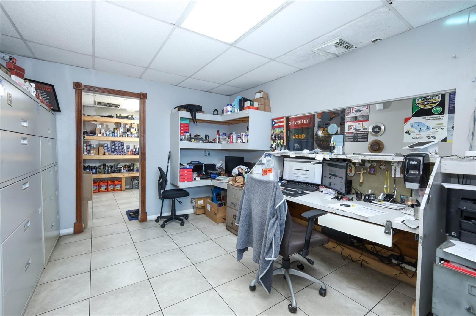 Image 10 of 66 For 4070 Goldenrod Road