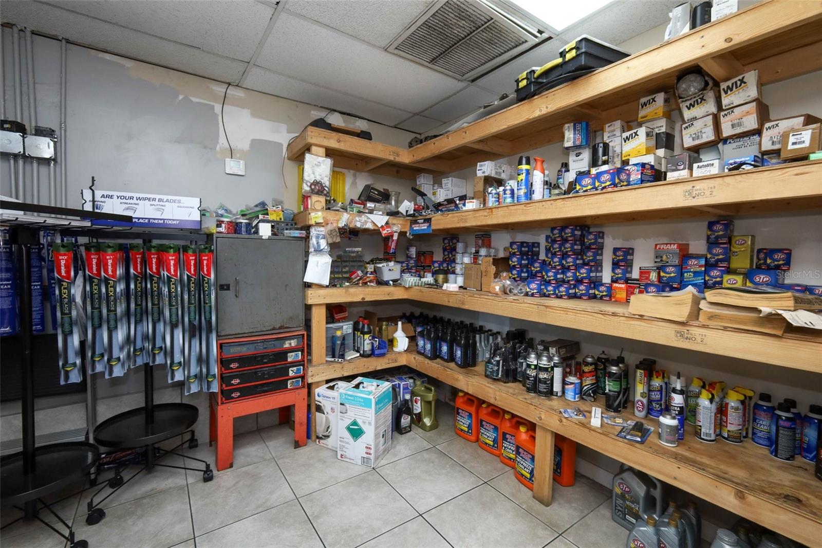 Image 12 of 66 For 4070 Goldenrod Road